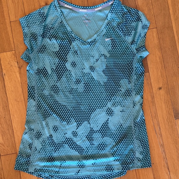 Nike Women's Teal green Short Sleeve dri fit top size medium - Picture 1 of 10